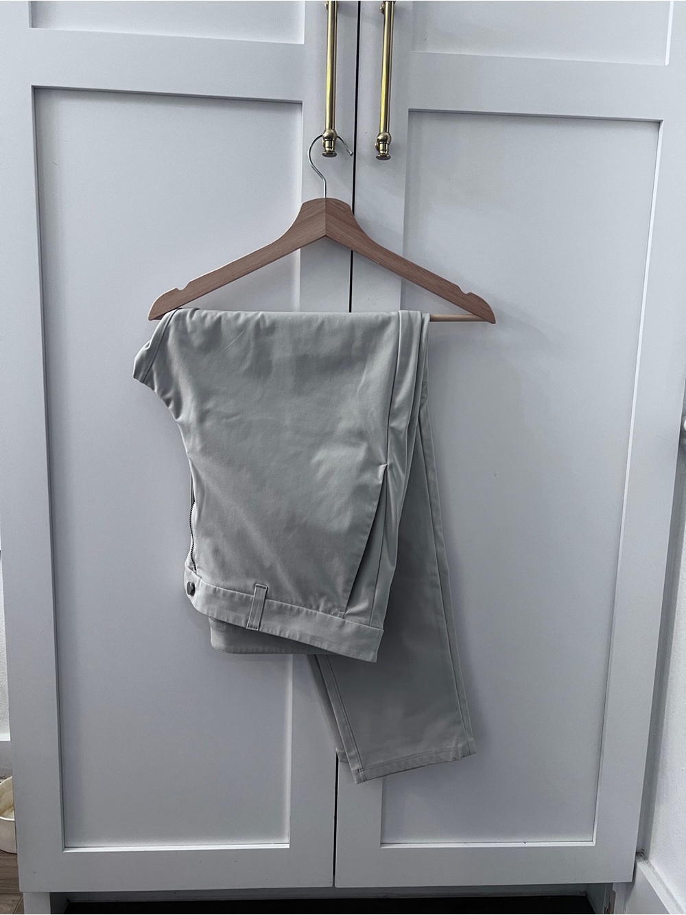 lululemon Commission Slim-Fit 32L
Warpstreme Performance Pants size 38 Lt Khaki